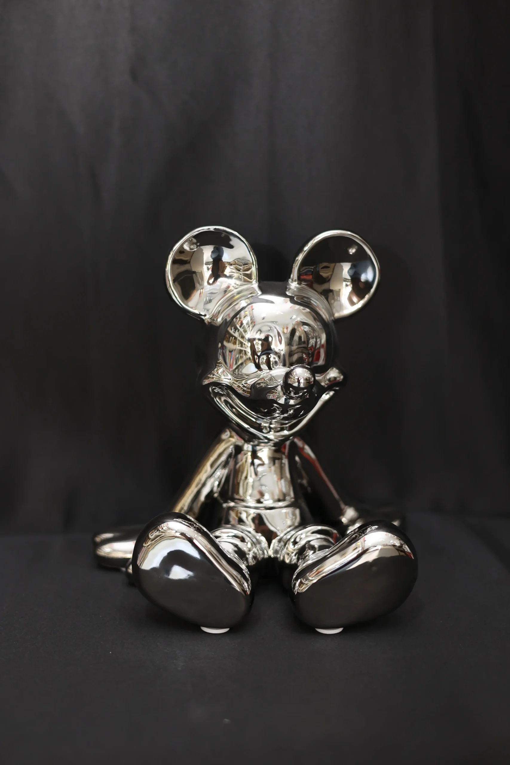 Oturan Mickey Mouse Gümüş - Dekoratif Figür