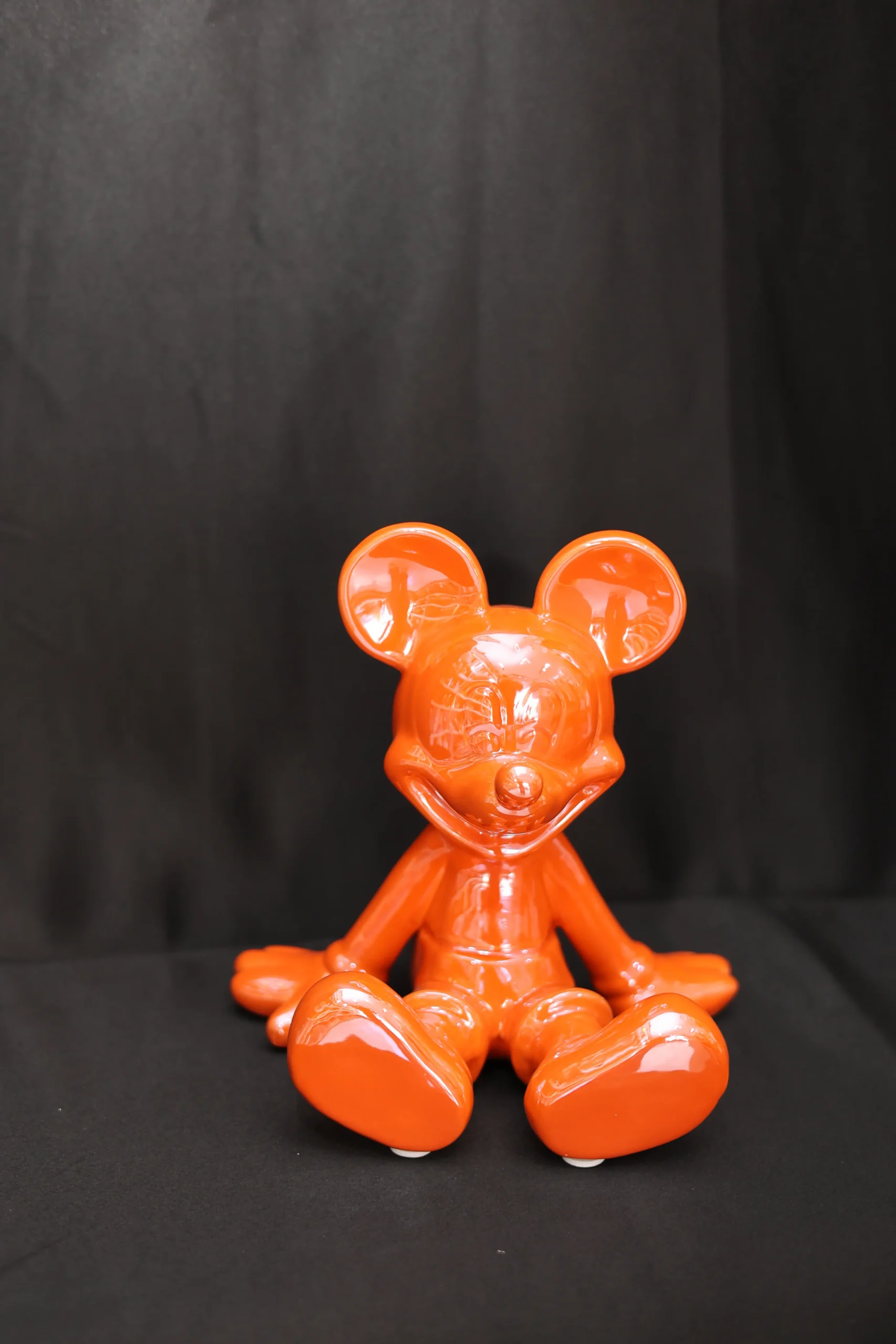 Oturan Mickey Mouse Turuncu - Dekoratif Figür